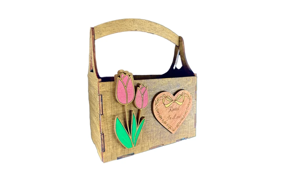 Flower-pot-wooden-custom-καλαθάλι--δώρο-λουλουδιών-είδη-κήπου-ξύλινο-χάραγμένο-